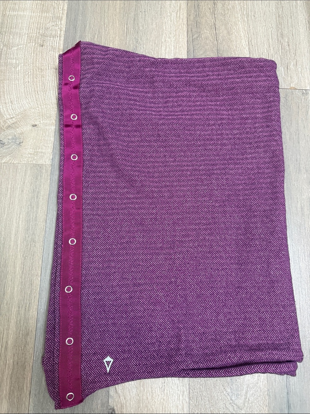 Ivivva Infinity Scarf - Stylish Layering Accessory - Picture 3 of 4